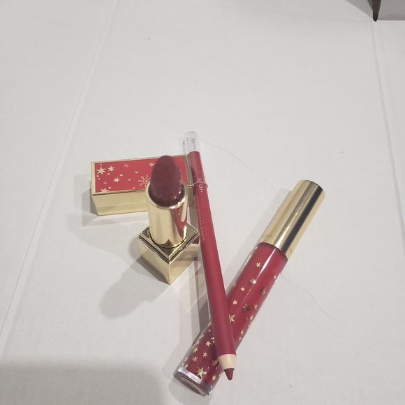 Lipstick & pencil in red with lip shine. - Picture 2 of 4